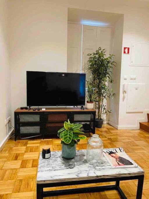 Apartamento Moderno Com Jardim Av. Da Liberdade Lisboa